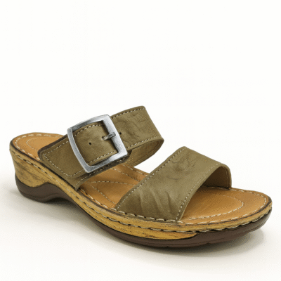 נעלי ורונה בצבע ירוק מעור איטלקי עם עקב קטן ונגיעת יוקרה עדינה