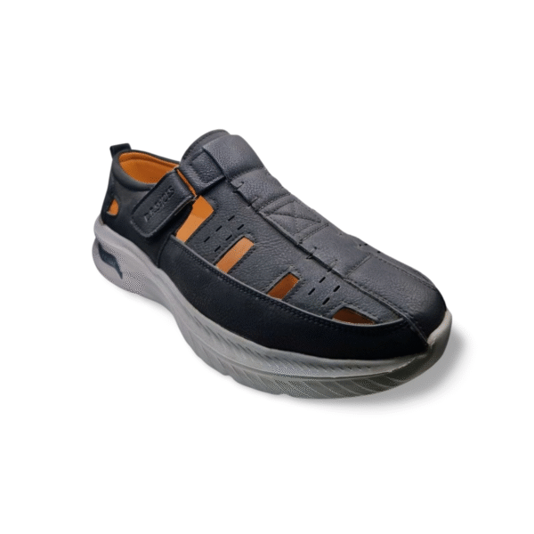 נעל גברית אורטופדית שחורה עם פתחים ורצועת סקוץ' – דגם AirFit Sunday