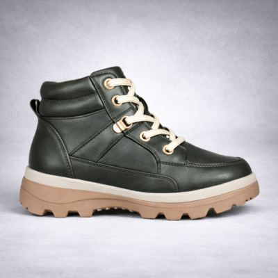 מגפון ירוק יומיומי מחומר סינתטי עם שרוכים וסוליה עבה לנוחות ויציבות